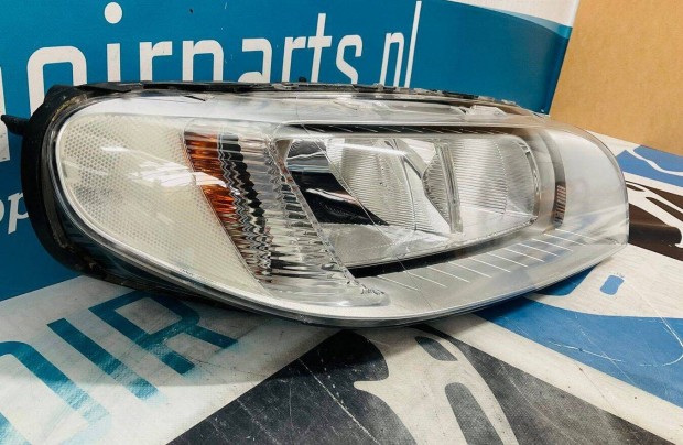 Volvo V70 XC70 jobb első fényszóró lámpa
