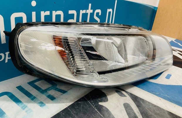 Volvo V70 XC70 jobb első fényszóró lámpa