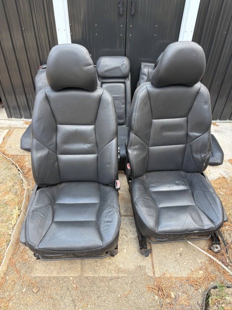 Volvo V70 bontott alkatr�szek