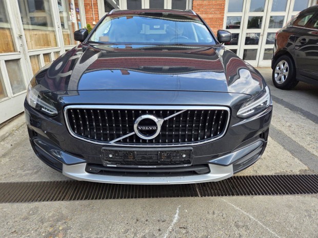 Volvo V90 Cross Country, V90, S90 komplett eleje,motorháztető,lámpák