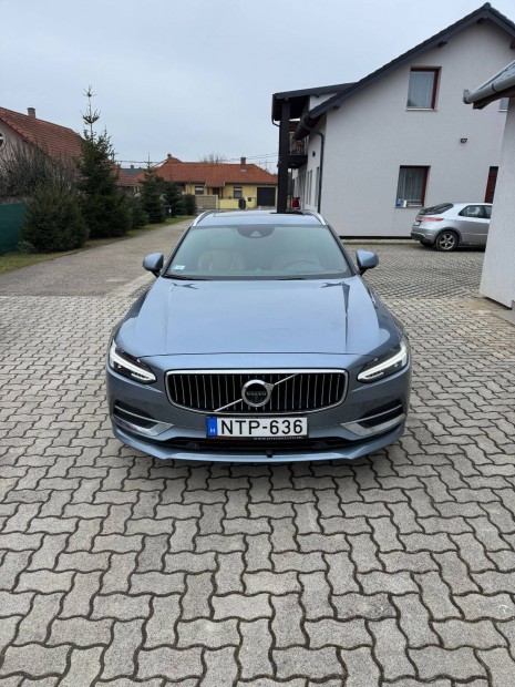Volvo V90 D5 AWD kis aut�