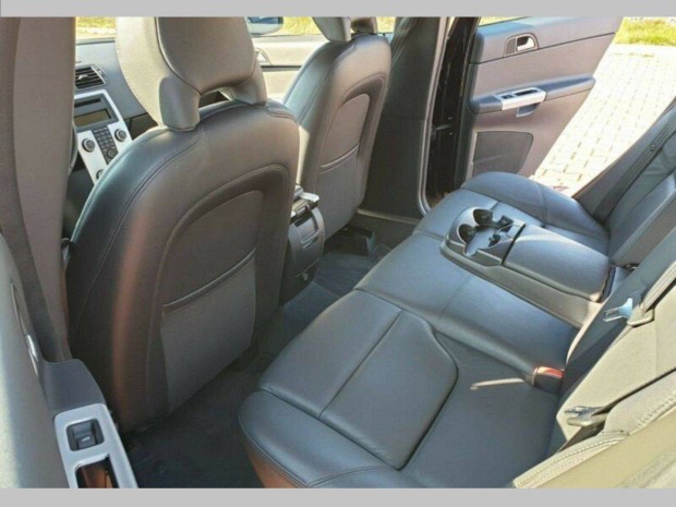 Volvo V 50 vagy S 40 beépitett gyerek üléshez barna bőr , eladó