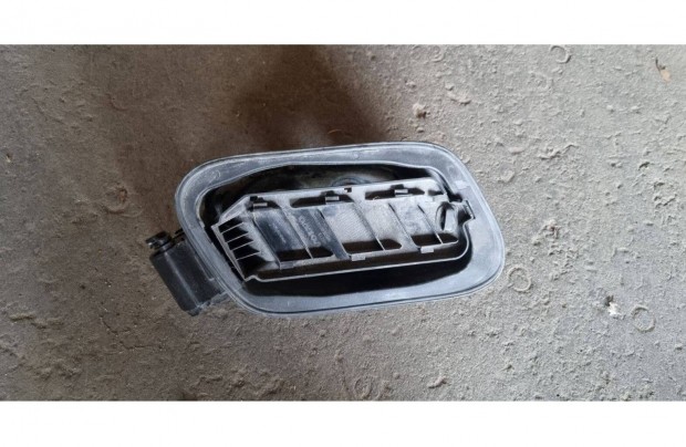 Volvo XC40 Tankajtó tank beöntő 31457777