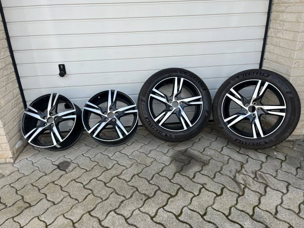 Volvo XC40 XC60 XC90 19-es Gy�ri Matt Black Diamond Alufelni