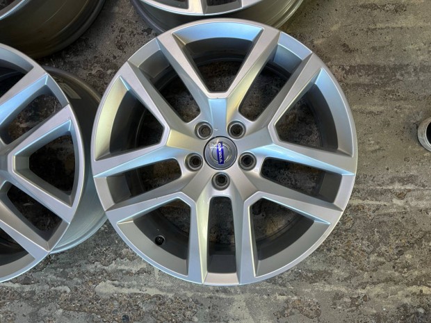 Volvo XC40 XC60 XC90 alufelni felni szett 7,5x18 ET55 mint az új