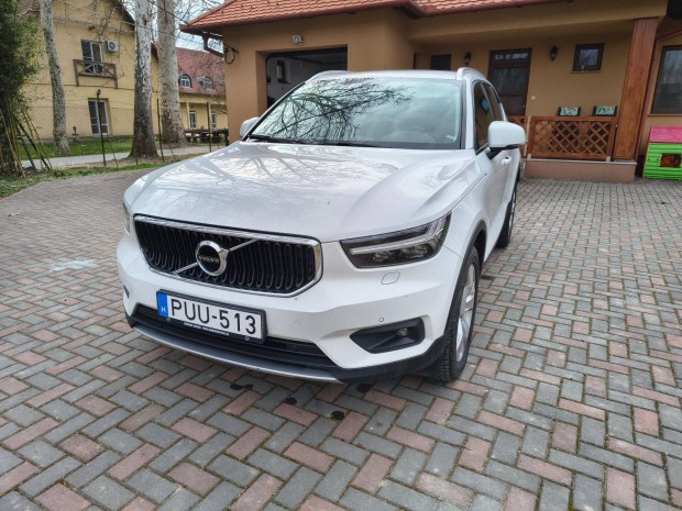 Volvo XC40 els� tulajdonost�l, k�zepes felszerelts�ggel