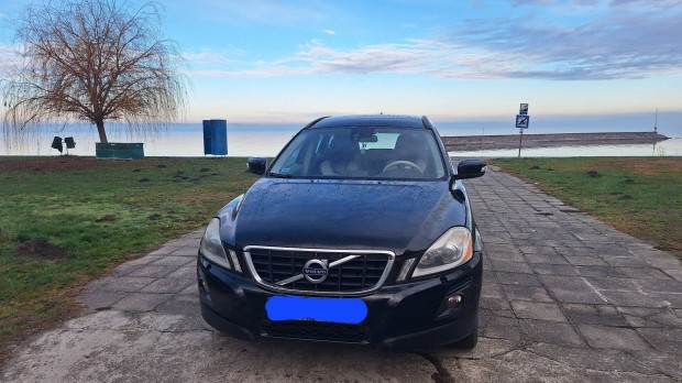 Volvo XC60 2.4 AWD elad, komoly vevnek alkukpes