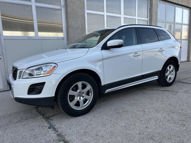 Volvo XC60 2.4 D Momentum Geartronic Friss Nagy...