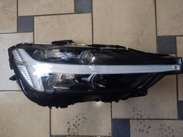 Volvo XC60 II ( FACE-LIFT ) jobb els Full LED fnyszr 21'-