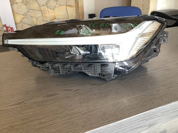 Volvo XC60 bal fényszóró