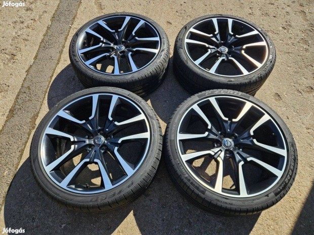 Volvo XC60 gyári 22" colos alufelni garnitúra Pirelli nyári gumikkal