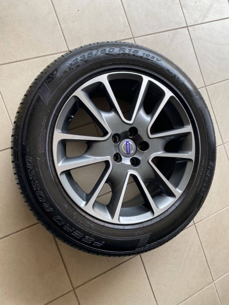 Volvo XC60 gyri alufelni Pirelli nyri gumikkal jszer llapotban