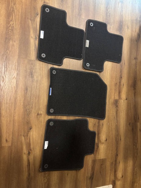 Volvo XC60 sz�nyeg