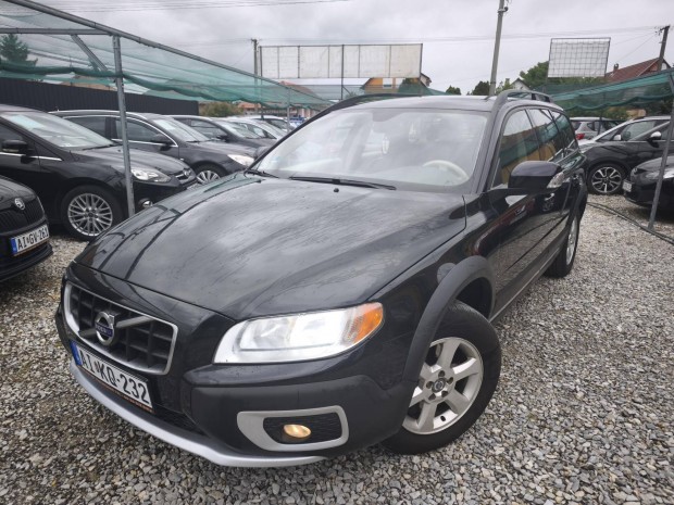 Volvo XC70 2.4 D AWD Kinetic 4x4.Frissen Szervi...