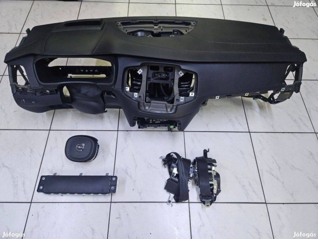 Volvo XC90 II varrot b�r l�gzs�k szett m�szerfal p�rn�val! 2015-2024