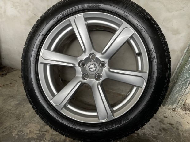 Volvo XC90 XC60 XC40 tlikerk garnitra tli gumi 235/55R19