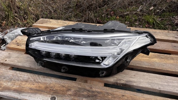 Volvo XC90 bal els� fulled f�nysz�r�