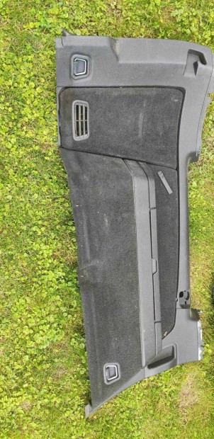 Volvo XC90 csomgatér oldalsó