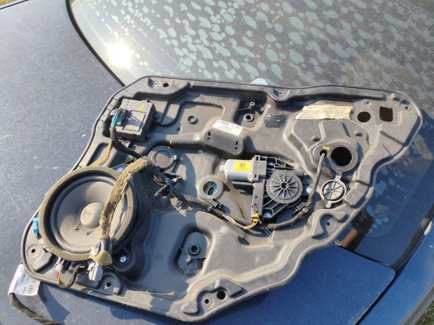 Volvo Xc 60 ablakemelő elektronikával