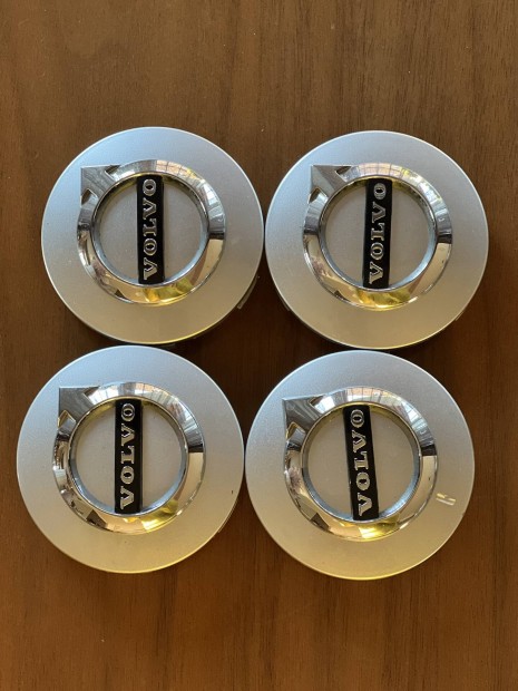 Volvo ,Felni kupak k�szlet,ez�st