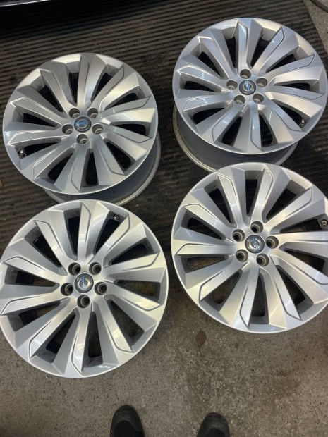 Volvo, Ford, Jaguar 19"