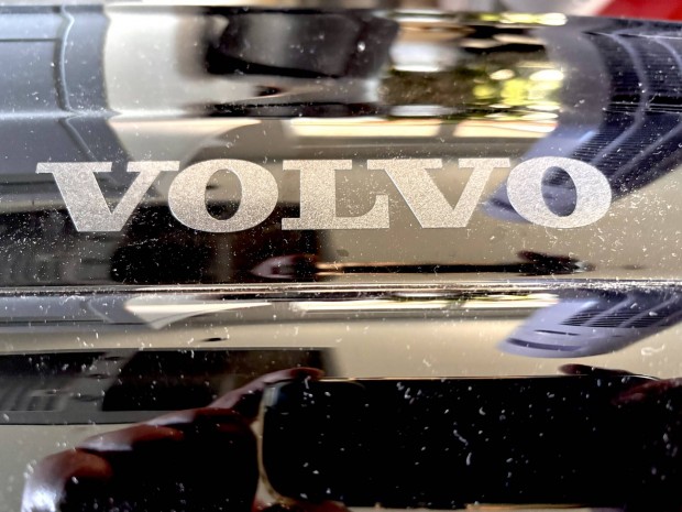 Volvo / Thule Dynamic 800 tetbox