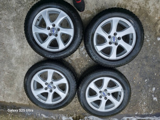 Volvo alufelnik gumikkal 5x108 205/60R16