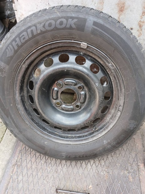 Volvo felni szerelt 4x114,3x15.