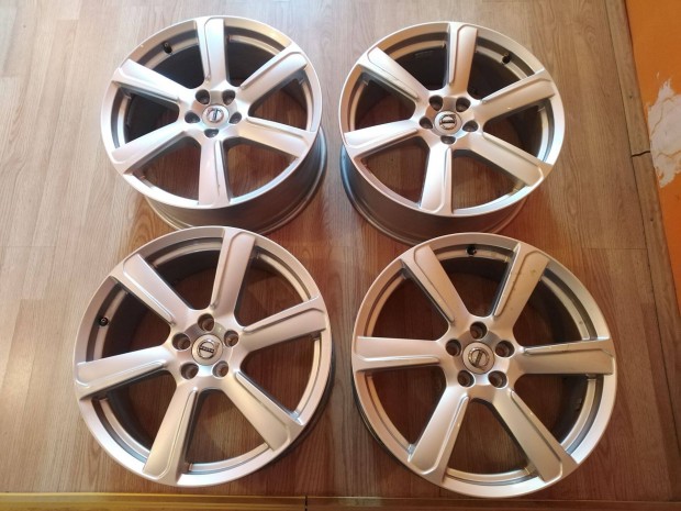 Volvo gyri 19 col alufelniszett