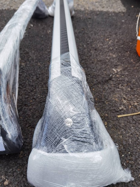 Volvo gyari Wingbar  csomagtarto V40 Hatchback 2013-tol