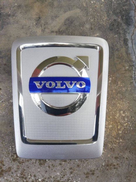 Volvo motorburkolat emblma