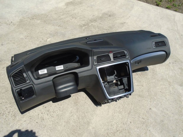 Volvo műszerfal légzsákkal navigációval V70 2002-2007-ig