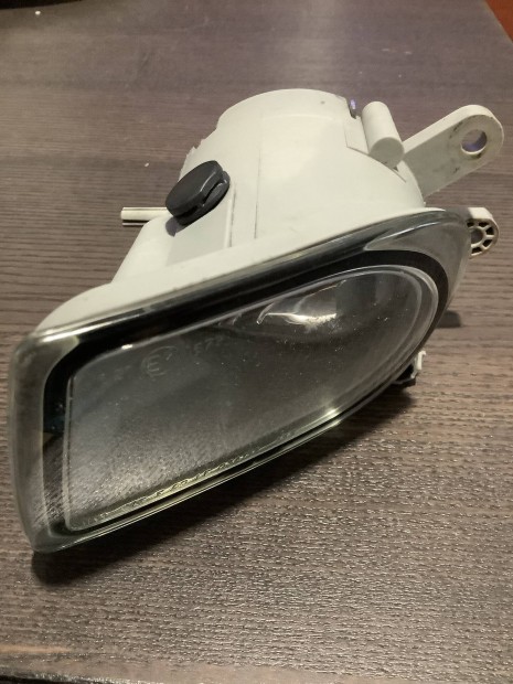 Volvo v50 gy�ri  bal k�dl�mpa