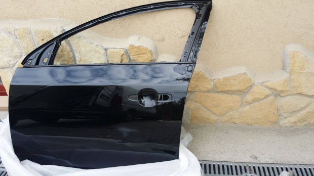 Volvo v60 s60 ajtó,és más alkatrészek 2010-2025-ig eladó