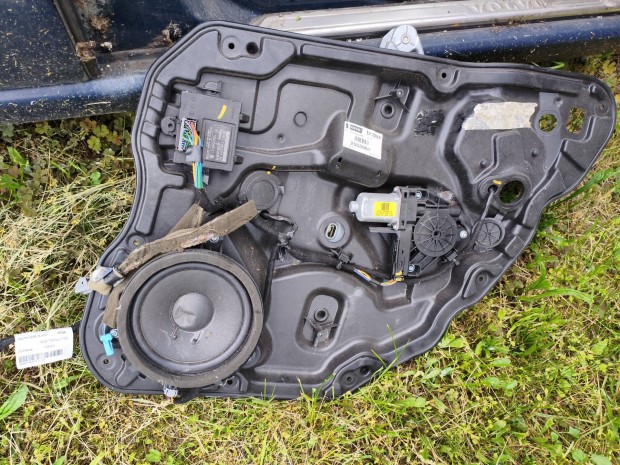 Volvo xc 60 30753330 ablakemelő elektronikával.