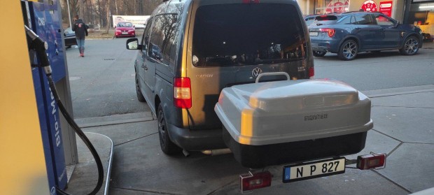 Von�horgra szerelhet� csomagtart�