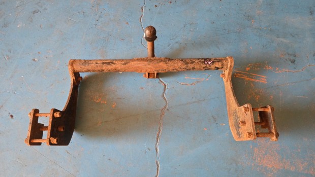 Von�horog ut�ngy�rtott elad�