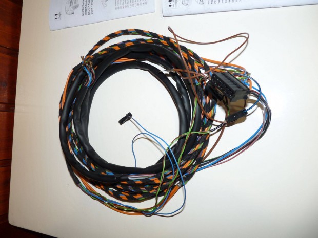 Von�horog vezet�kk�teg t�bb t�ushoz is megflel