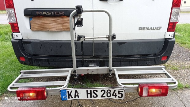 Vonóhorogra szerelhető kerékpárszállító kerékpártartó