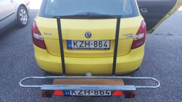 Vonóhorogra szerelhető motorkerékpárszállító eladó
