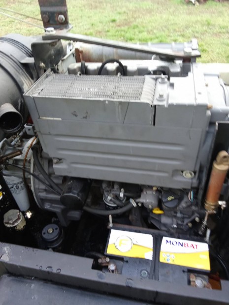 Vontathat csavarkompresszor 