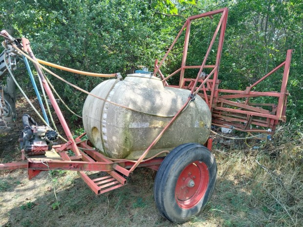 Vontatott permetez 1200 l