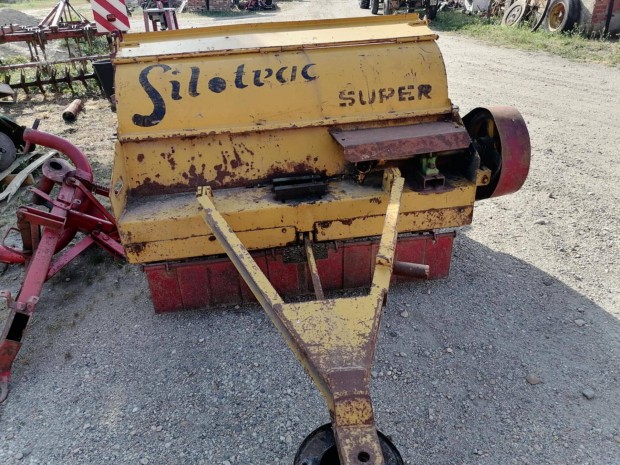 Vontatott szártépő 150 cm. széles
