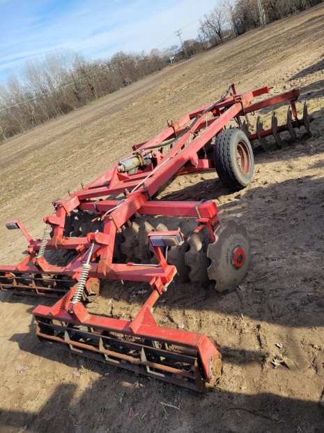 Vontatott trcsa 2,8 m rgtrvel