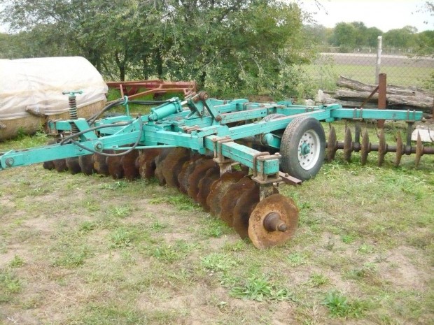 Vontatott t�rcsa elad�