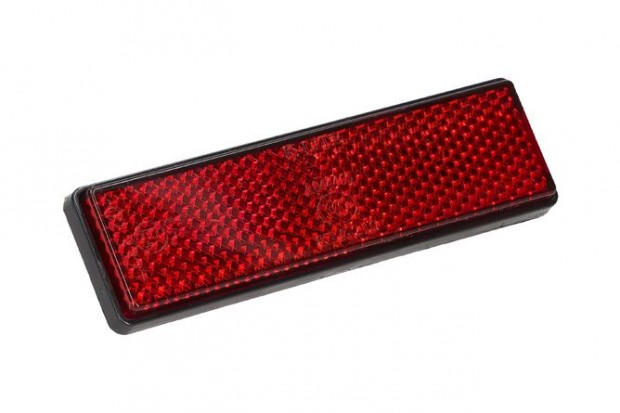 V�r�s csavaros prizma M5 94x28mm