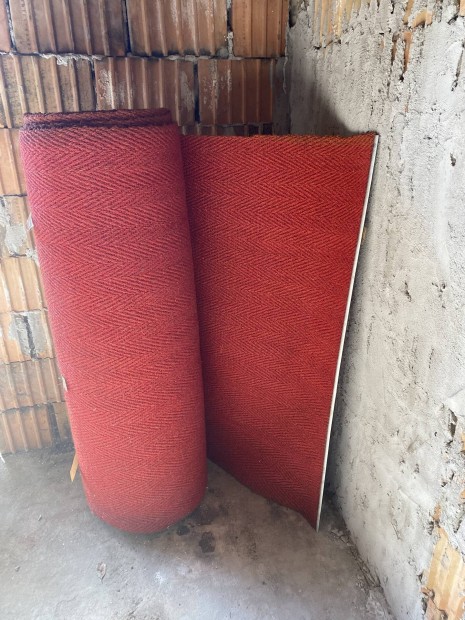 V�r�s sz�nyeg , fut�sz�nyeg