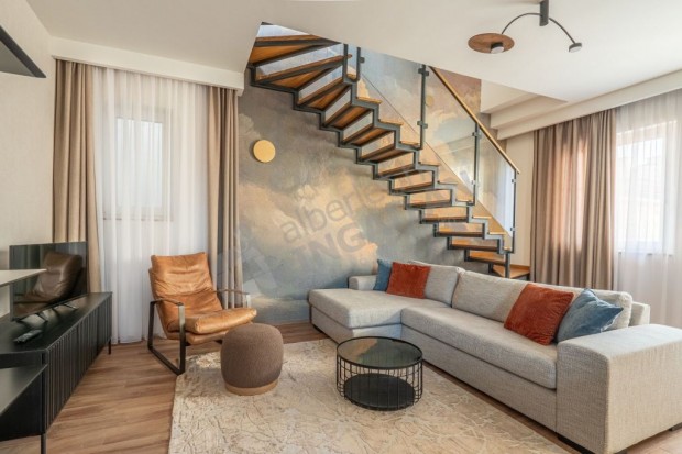 V�r�smarty utc�ban kiad� �j�p�t�s� penthouse. 73 m,  39 m tet�terasz