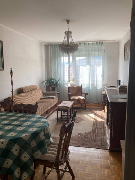 V�r�sv�ri �ti kiad� lak�s