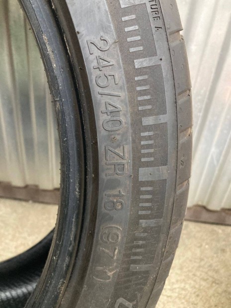 Vredestein 18" nyári gumi 4db